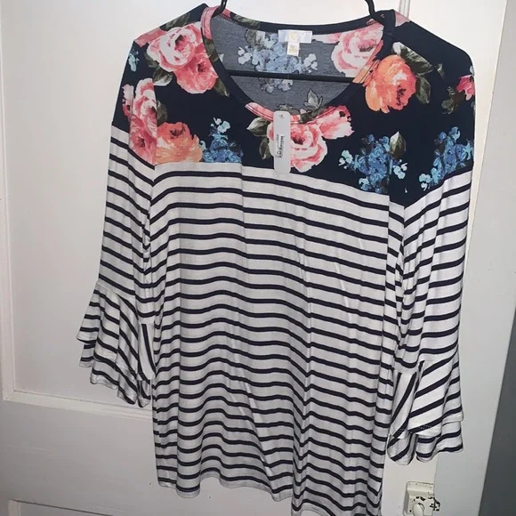 Top - Picture 2 of 4